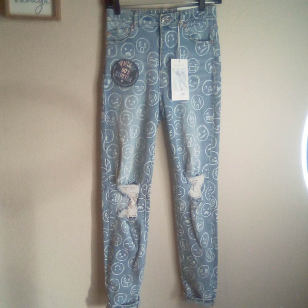 Nwt Gemma Rae High Rise Distress Emoji Mom Jeans